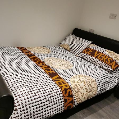Studio Self Contained Double Bedroom London Eksteriør billede