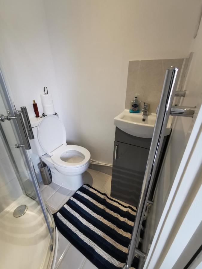 Studio Self Contained Double Bedroom London Eksteriør billede